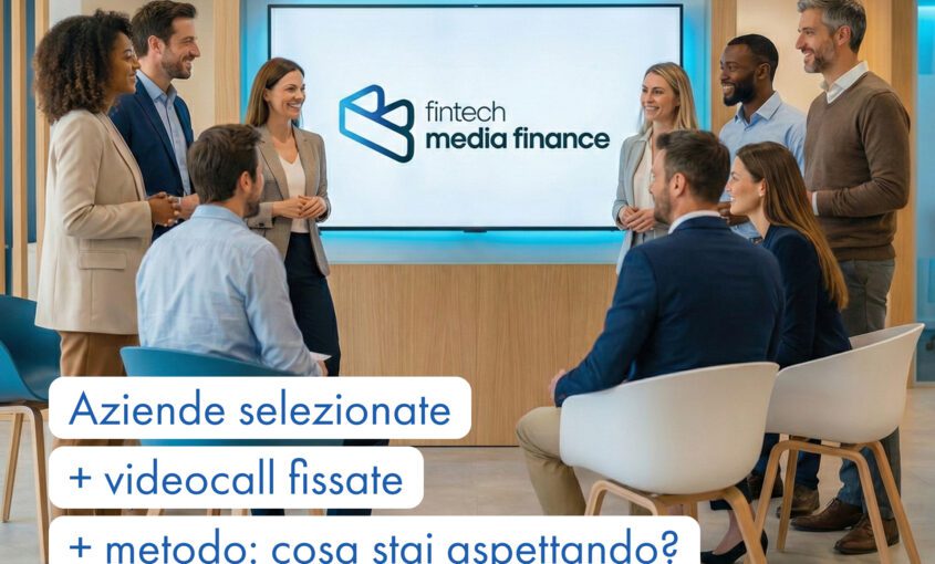 Team di professionisti riuniti in una sala meeting durante una presentazione fintech, con schermo che mostra il logo Fintech Media Finance.